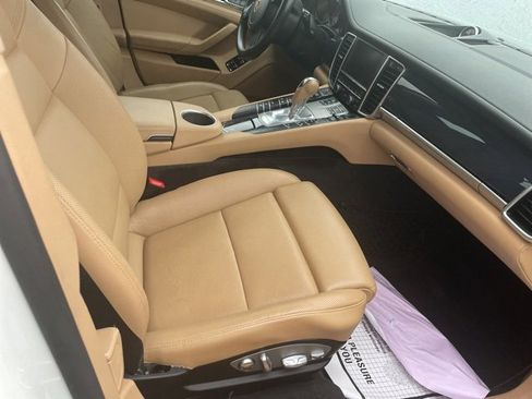 Used 2016 Porsche Panamera 4 image 15