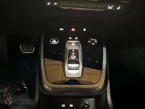 Used 2024 Audi Q4 e-tron Premium Plus w/ Premium Plus image 60