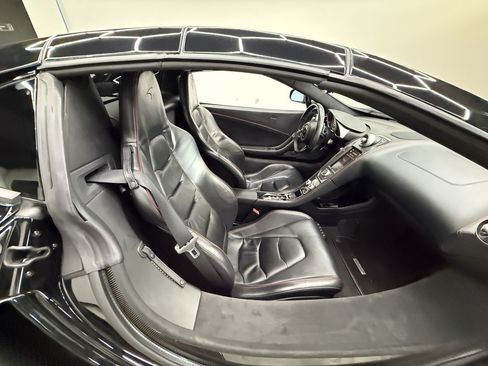Used 2016 McLaren 650S Spider RWD image 30