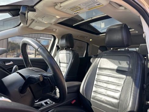 Used 2017 Ford Escape Titanium image 14