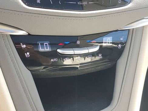 Used 2017 Cadillac XT5 Premium Luxury AWD/4WD image 28