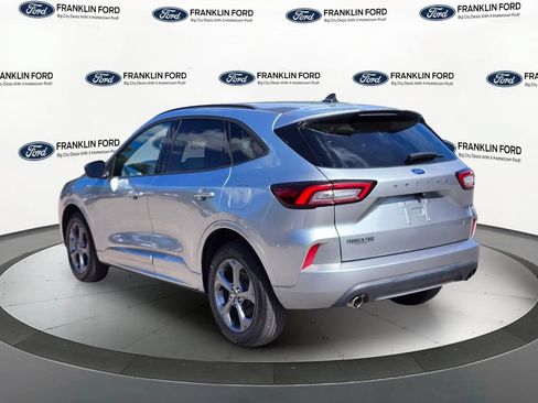 Used 2023 Ford Escape ST-Line Select AWD/4WD image 3