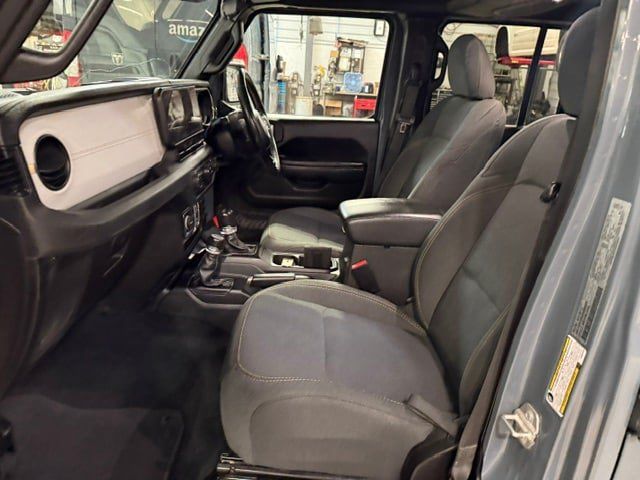 Used 2025 Jeep Wrangler Unlimited Sport w/ Convenience Group AWD/4WD image 51