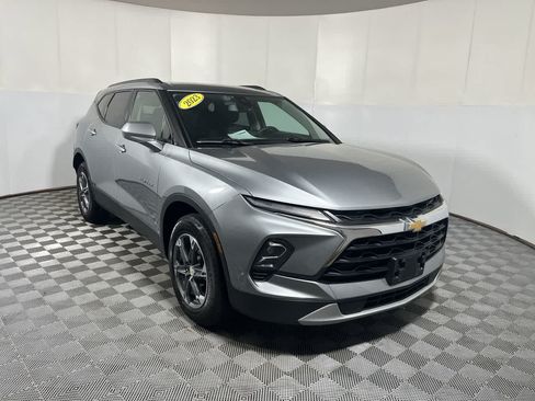 Used 2023 Chevrolet Blazer LT w/ Convenience Package AWD/4WD image 2