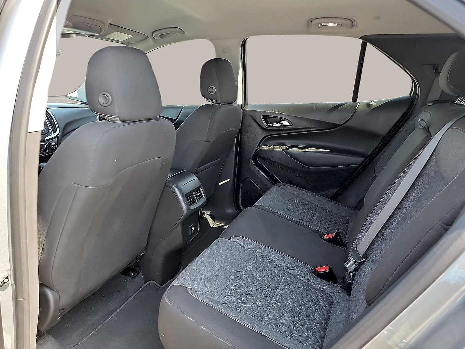 Used 2023 Chevrolet Equinox LT AWD/4WD image 9