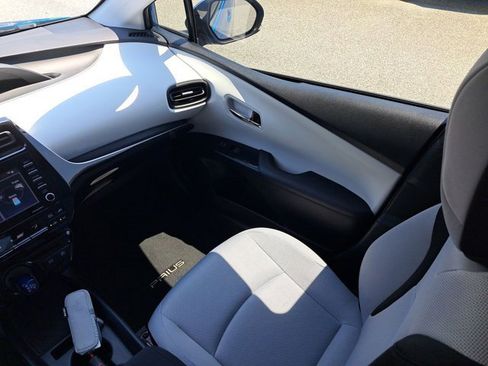 Used 2021 Toyota Prius L Eco image 17