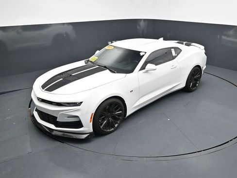 Used 2021 Chevrolet Camaro SS RWD image 36