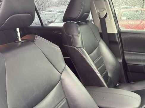 Certified 2020 Toyota RAV4 XLE Premium image 33