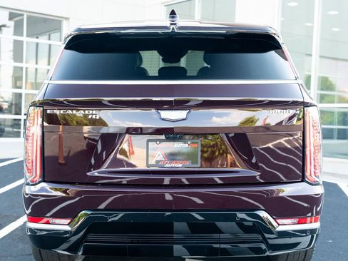 Used 2025 Cadillac Escalade IQ Luxury 2 w/ LPO, Premium Carpet Package AWD/4WD image 15