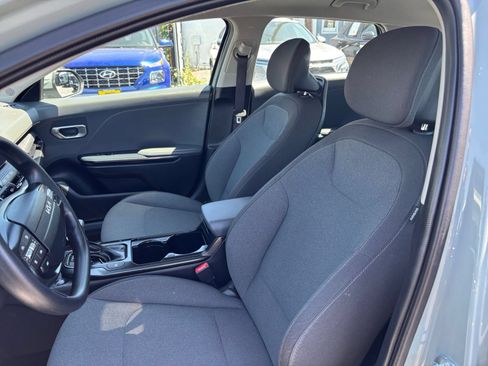 Used 2025 Kia K4 FWD image 28