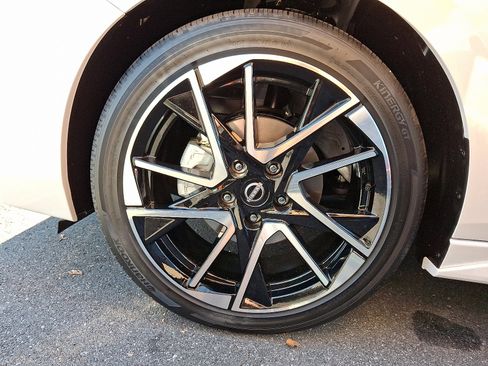 New 2025 Nissan Sentra SR image 4