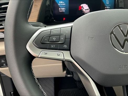 New 2025 Volkswagen Atlas SE image 17
