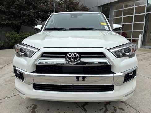 Used 2022 Toyota 4Runner Limited AWD/4WD image 5