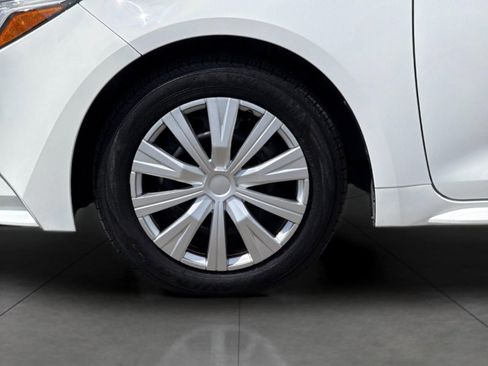 Used 2024 Toyota Corolla LE FWD image 22