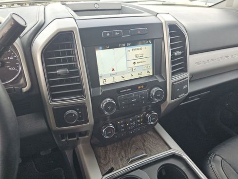 Certified 2019 Ford F250 Lariat w/ Lariat Value Package image 32