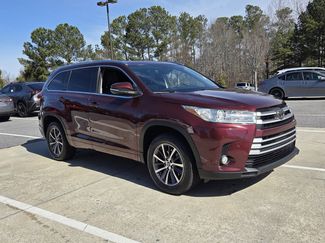 Used 2017 Toyota Highlander XLE video 1