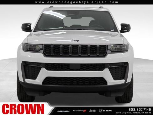 New 2026 Jeep Grand Cherokee Altitude image 2