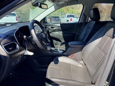Used 2023 Chevrolet Equinox Premier image 6