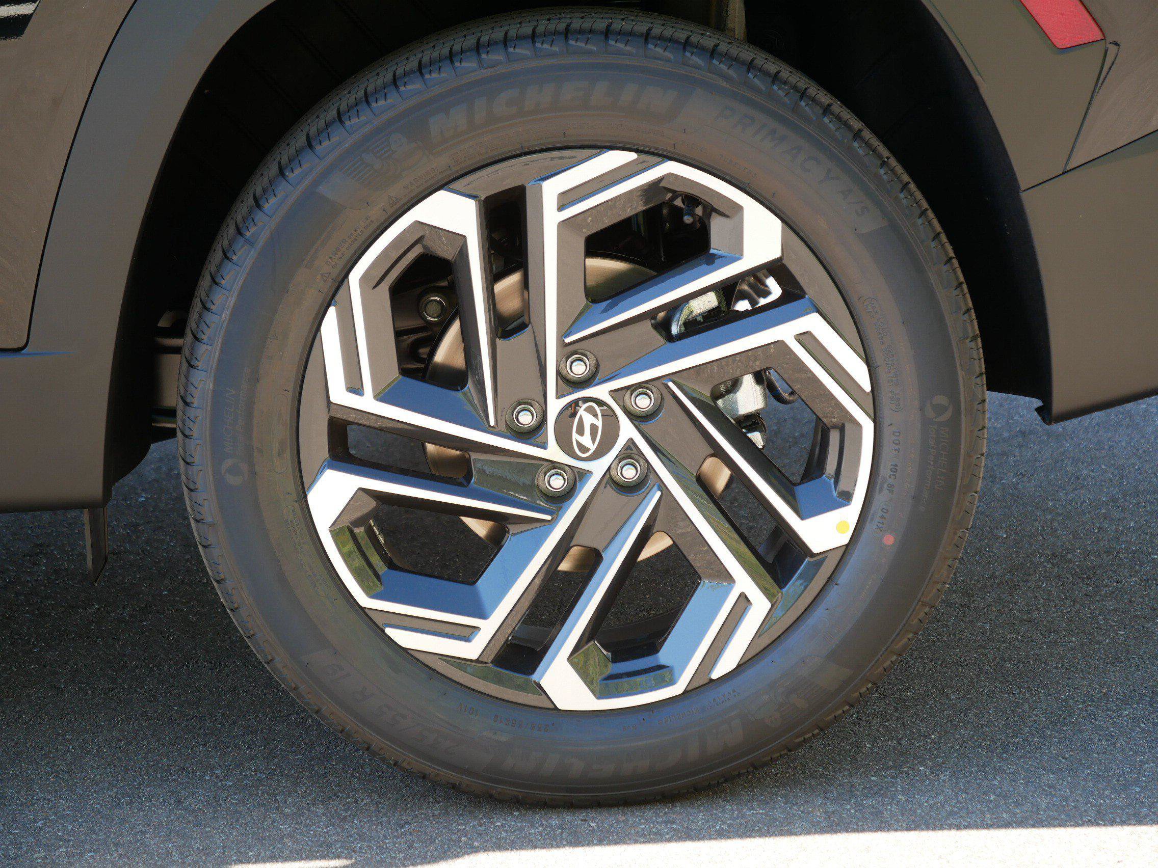 New 2026 Hyundai Tucson Limited w/ Tow & Go Package AWD/4WD image 4