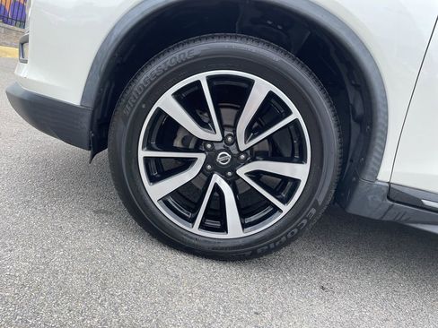 Used 2018 Nissan Rogue SL w/ Premium Package AWD/4WD image 9