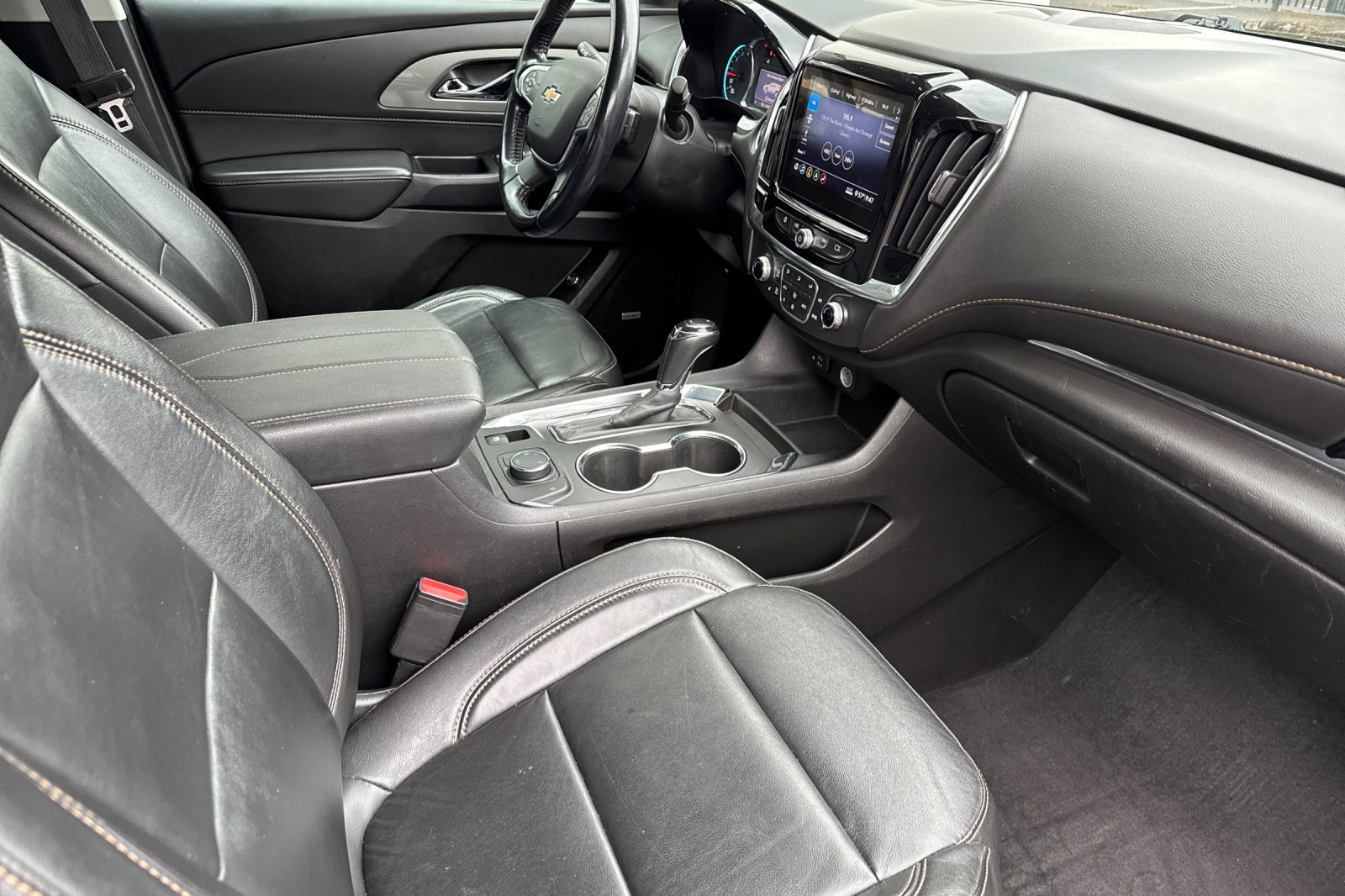 Used 2020 Chevrolet Traverse LT w/ LT Premium Package AWD/4WD image 17