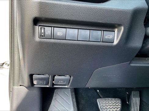 Used 2019 Toyota RAV4 XLE image 32