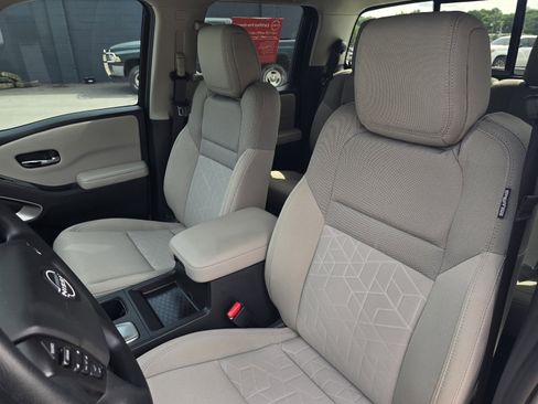 Certified 2025 Nissan Frontier SV AWD/4WD image 14