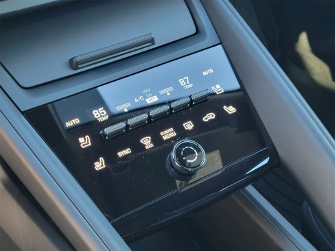 Certified 2024 Porsche Macan 4 Electric image 21