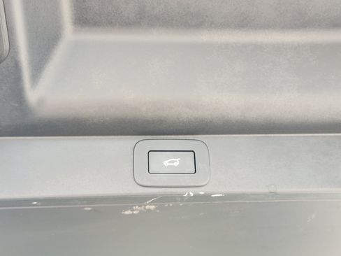 Used 2023 Land Rover Range Rover Long Wheelbase SE AWD/4WD image 30