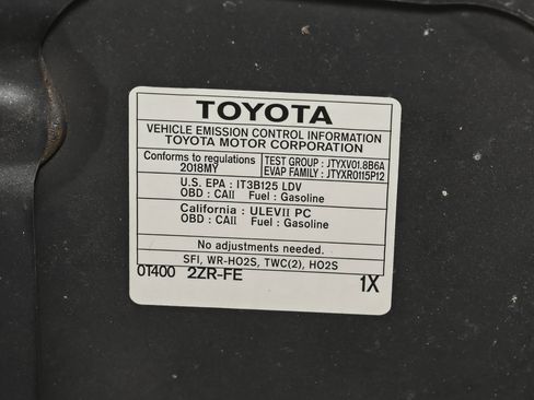 Used 2018 Toyota Corolla SE w/ Carpet Mat Package (TMS) image 16