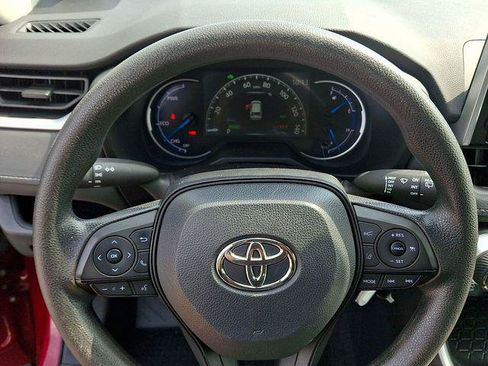 Certified 2024 Toyota RAV4 LE AWD/4WD image 19