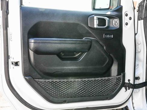 Used 2024 Jeep Wrangler Rubicon image 19