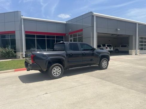Used 2025 Toyota Tacoma SR RWD image 3