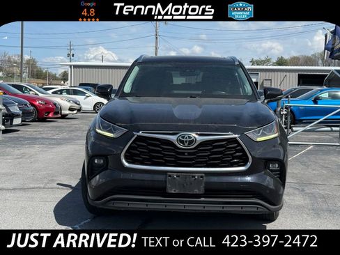 Used 2021 Toyota Highlander Platinum image 2