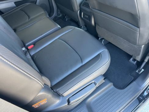 Used 2024 Nissan Pathfinder SL image 24