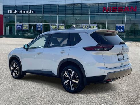 Used 2024 Nissan Rogue SL image 4