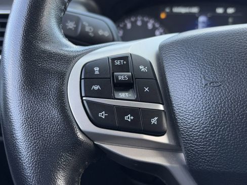 Certified 2023 Ford Explorer Limited AWD/4WD image 17
