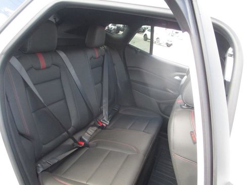 Used 2025 Chevrolet Trax RS w/ Driver Confidence Package FWD image 22