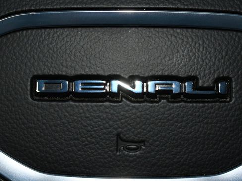 Used 2024 GMC Sierra 2500 Denali w/ Denali Reserve Package AWD/4WD image 29