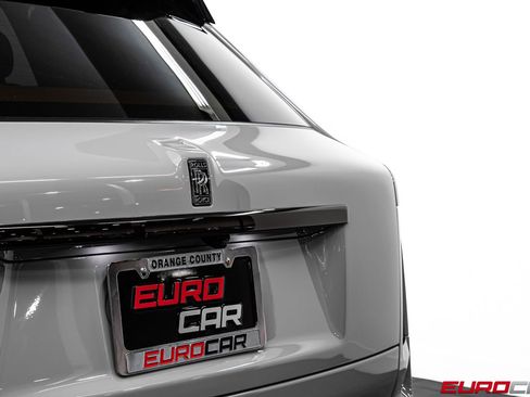 Used 2023 Rolls-Royce Cullinan Black Badge w/ Dark Exterior Package image 20