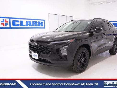 New 2026 Chevrolet Trax LT image 1