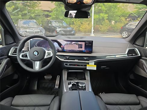 New 2026 BMW X5 xDrive40i w/ M Sport Package AWD/4WD image 17