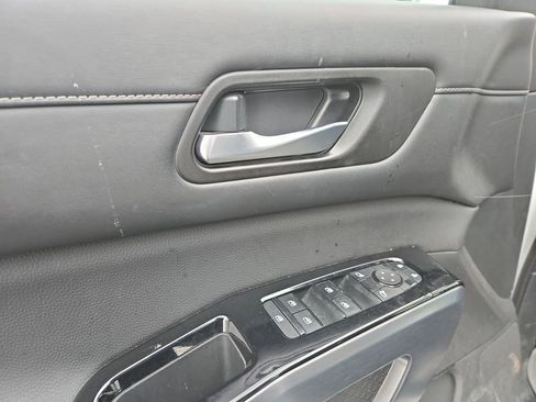 Used 2023 Nissan Pathfinder SL image 10