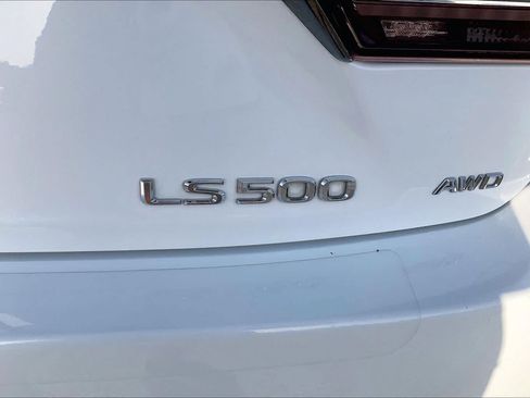 Used 2018 Lexus LS 500 F Sport w/ Accessory Package (Z2) AWD/4WD image 31