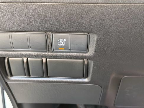 Used 2021 Nissan Armada SV RWD image 21