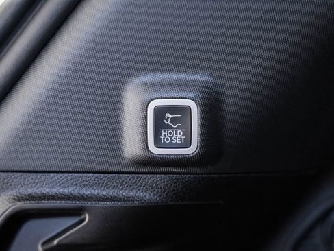 New 2025 Jeep Grand Cherokee Limited w/ Luxury Tech Group II image 11