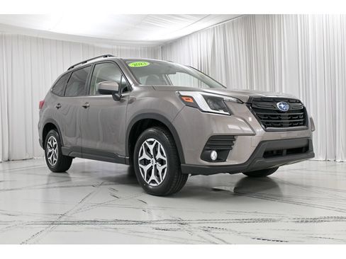 Used 2023 Subaru Forester Premium AWD/4WD image 2