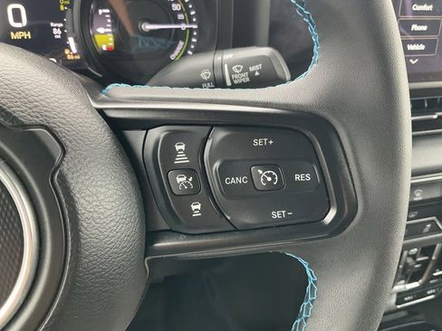 Used 2024 Jeep Wrangler Unlimited Rubicon 4xe image 6