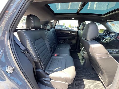 Certified 2025 Volkswagen Atlas Cross Sport SEL R-Line AWD/4WD image 26