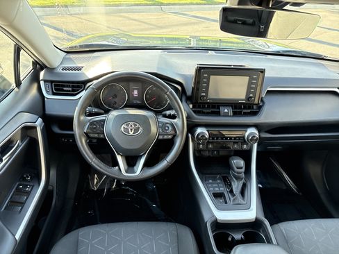 Used 2021 Toyota RAV4 XLE w/ Convenience Package AWD/4WD image 19